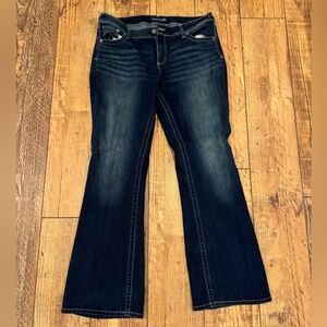Size 16 regular bootcut Maurice’s jeans